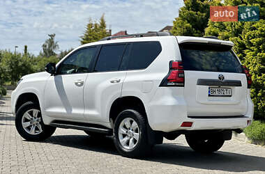 Позашляховик / Кросовер Toyota Land Cruiser Prado 2018 в 