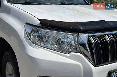 Позашляховик / Кросовер Toyota Land Cruiser Prado 2018 в 