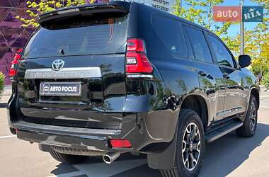 Внедорожник / Кроссовер Toyota Land Cruiser Prado 2021 в 