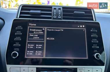 Внедорожник / Кроссовер Toyota Land Cruiser Prado 2021 в 