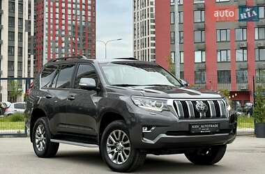 Позашляховик / Кросовер Toyota Land Cruiser Prado 2017 в Києві