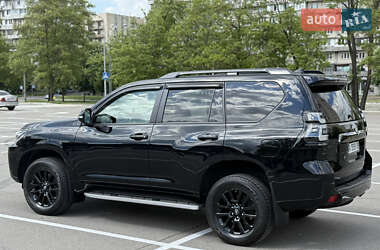 Внедорожник / Кроссовер Toyota Land Cruiser Prado 2020 в 