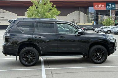 Внедорожник / Кроссовер Toyota Land Cruiser Prado 2020 в 