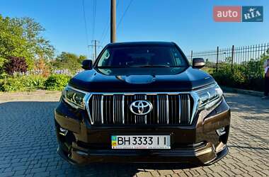 Внедорожник / Кроссовер Toyota Land Cruiser Prado 2022 в 