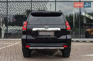Внедорожник / Кроссовер Toyota Land Cruiser Prado 2019 в 