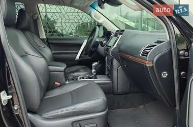 Внедорожник / Кроссовер Toyota Land Cruiser Prado 2019 в 