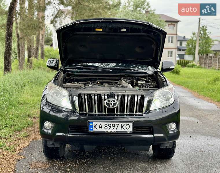 Позашляховик / Кросовер Toyota Land Cruiser Prado 2012 в Києві