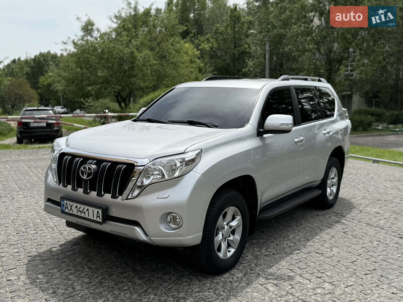 Toyota Land Cruiser Prado 2012