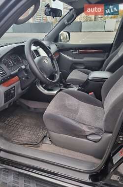 Внедорожник / Кроссовер Toyota Land Cruiser Prado 2005 в 