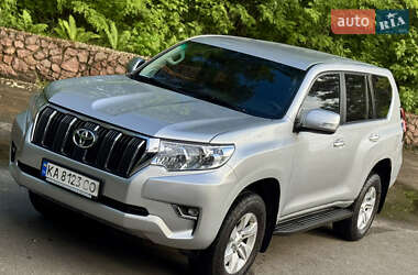 Позашляховик / Кросовер Toyota Land Cruiser Prado 2017 в 