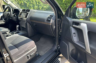Внедорожник / Кроссовер Toyota Land Cruiser Prado 2020 в 