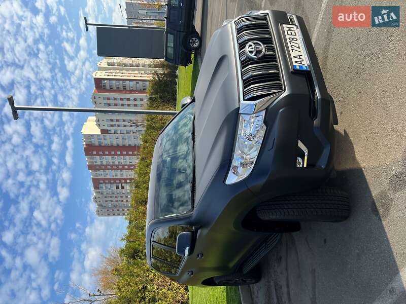 Внедорожник / Кроссовер Toyota Land Cruiser Prado 2019 в Киеве