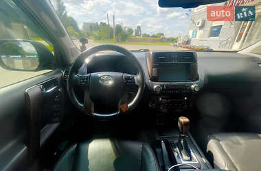 Внедорожник / Кроссовер Toyota Land Cruiser Prado 2012 в 