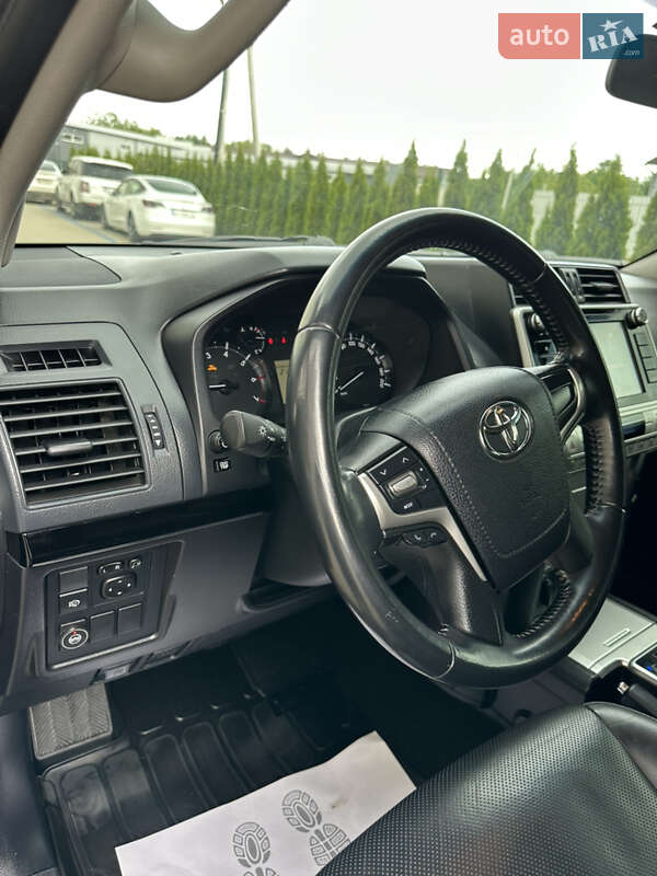 Внедорожник / Кроссовер Toyota Land Cruiser Prado 2019 в Черновцах