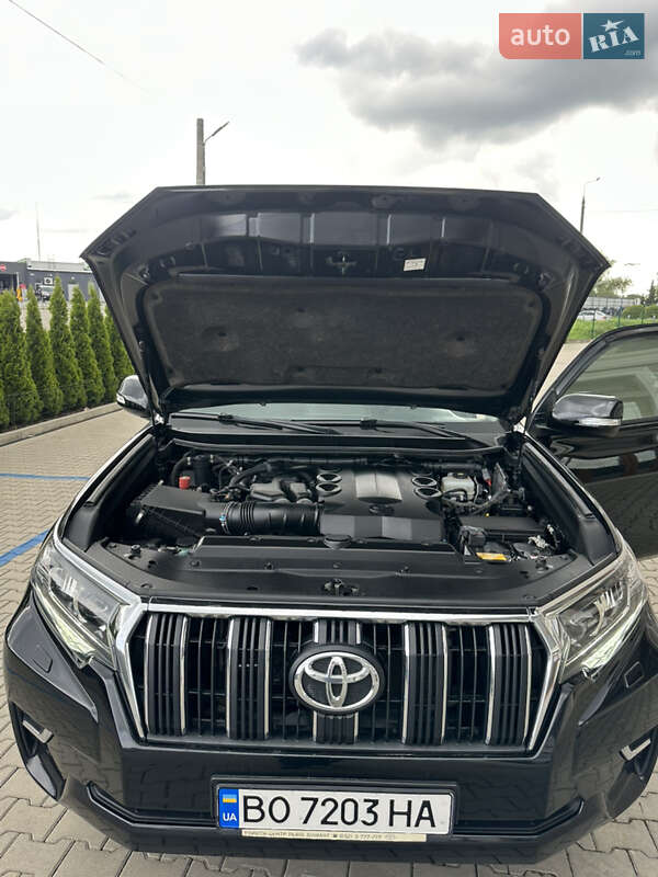 Внедорожник / Кроссовер Toyota Land Cruiser Prado 2019 в Черновцах