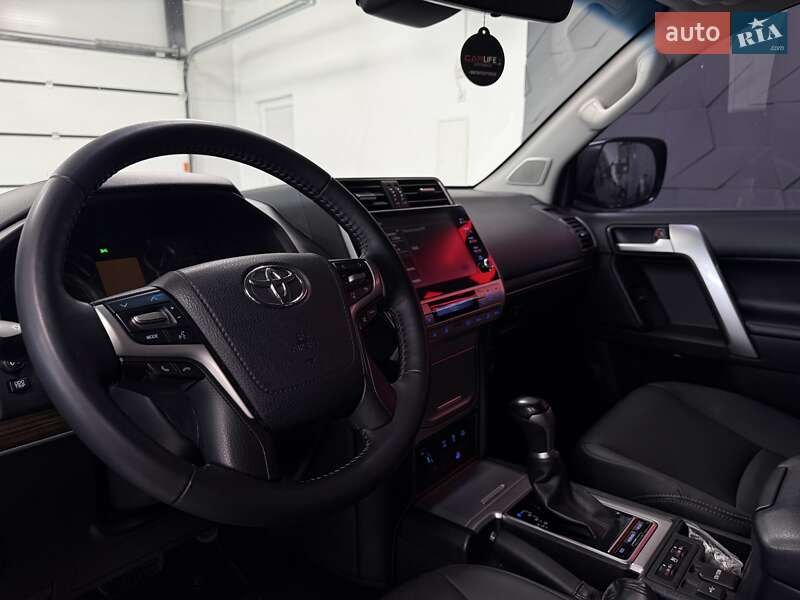 Позашляховик / Кросовер Toyota Land Cruiser Prado 2022 в Тернополі