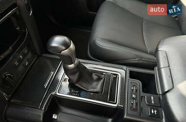 Позашляховик / Кросовер Toyota Land Cruiser Prado 2020 в 