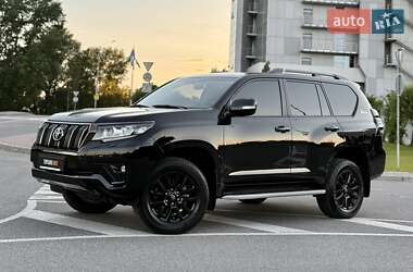 Внедорожник / Кроссовер Toyota Land Cruiser Prado 2022 в 