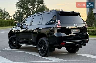 Внедорожник / Кроссовер Toyota Land Cruiser Prado 2022 в 