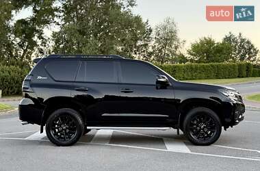 Внедорожник / Кроссовер Toyota Land Cruiser Prado 2022 в 