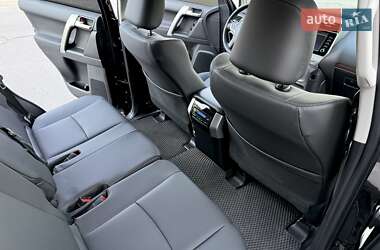 Внедорожник / Кроссовер Toyota Land Cruiser Prado 2022 в 