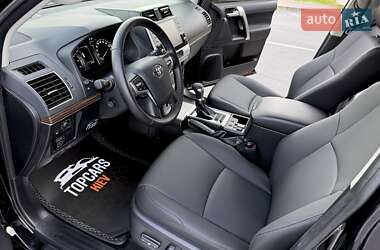 Внедорожник / Кроссовер Toyota Land Cruiser Prado 2022 в 