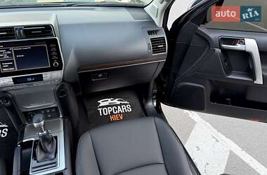 Внедорожник / Кроссовер Toyota Land Cruiser Prado 2022 в 