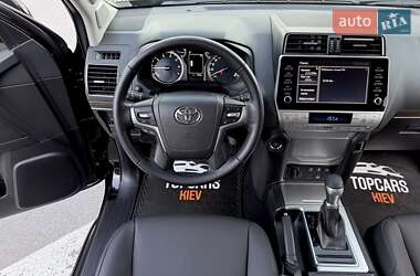 Внедорожник / Кроссовер Toyota Land Cruiser Prado 2022 в 