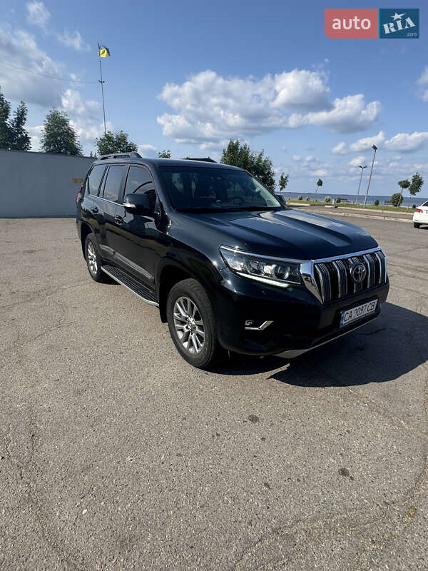 Позашляховик / Кросовер Toyota Land Cruiser Prado 2019 в 