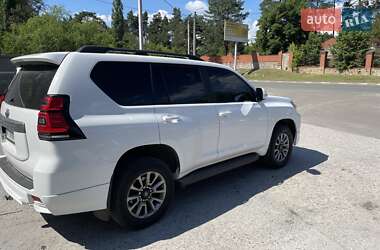 Внедорожник / Кроссовер Toyota Land Cruiser Prado 2019 в 