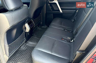 Внедорожник / Кроссовер Toyota Land Cruiser Prado 2021 в 