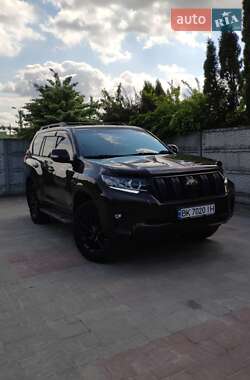 Внедорожник / Кроссовер Toyota Land Cruiser Prado 2017 в Ровно