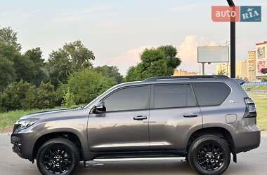 Внедорожник / Кроссовер Toyota Land Cruiser Prado 2022 в 