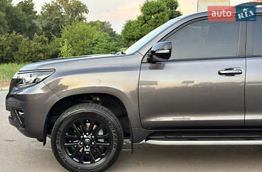 Внедорожник / Кроссовер Toyota Land Cruiser Prado 2022 в 