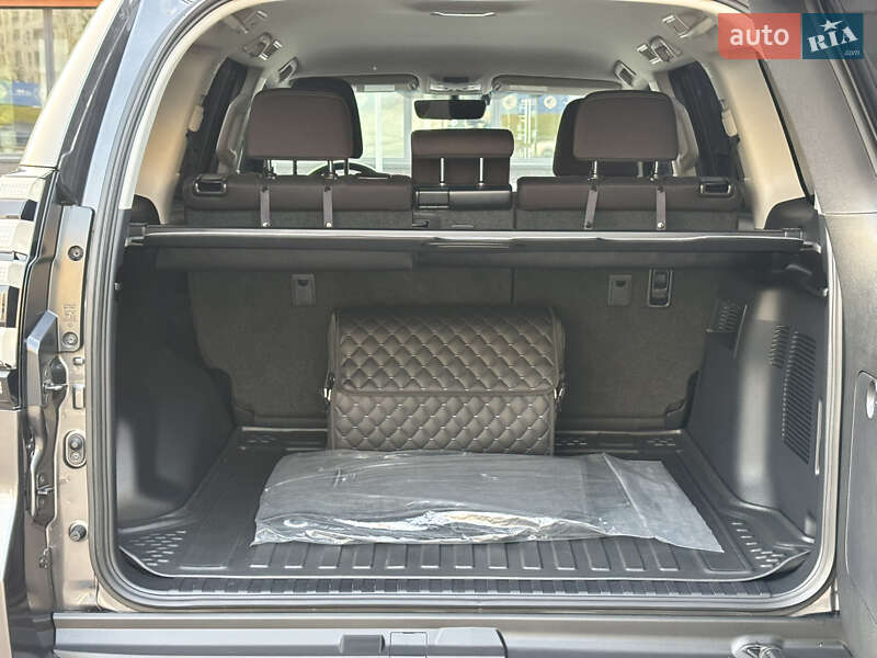 Внедорожник / Кроссовер Toyota Land Cruiser Prado 2022 в Киеве