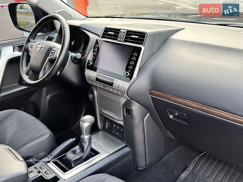Внедорожник / Кроссовер Toyota Land Cruiser Prado 2022 в Киеве
