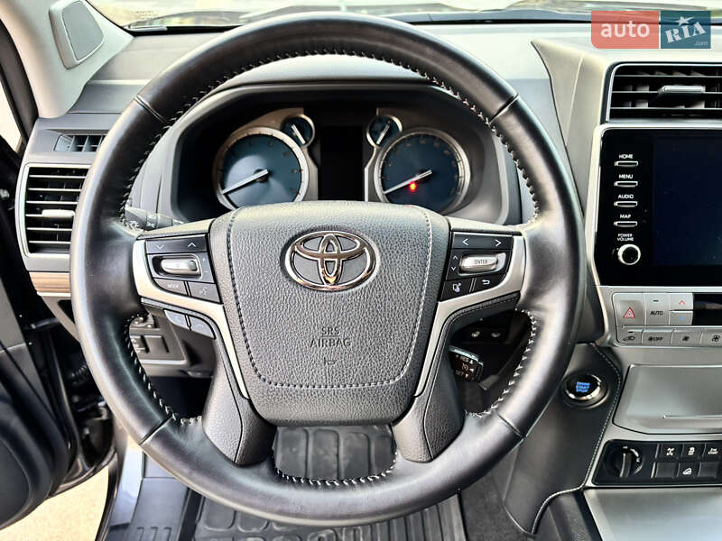Внедорожник / Кроссовер Toyota Land Cruiser Prado 2022 в Киеве