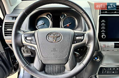 Внедорожник / Кроссовер Toyota Land Cruiser Prado 2022 в 