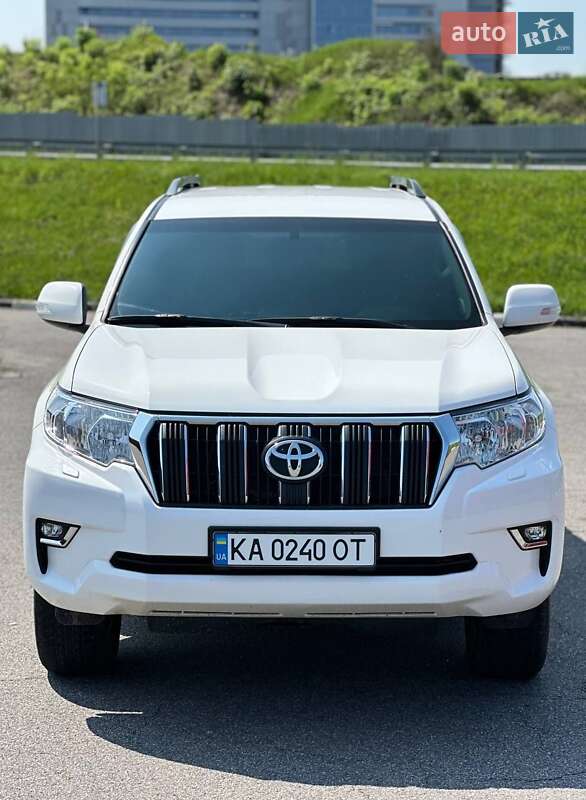 Позашляховик / Кросовер Toyota Land Cruiser Prado 2019 в 