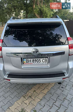 Внедорожник / Кроссовер Toyota Land Cruiser Prado 2013 в 
