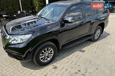 Позашляховик / Кросовер Toyota Land Cruiser Prado 2023 в 