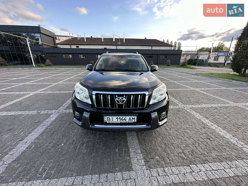 Внедорожник / Кроссовер Toyota Land Cruiser Prado 2010 в 