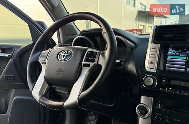 Позашляховик / Кросовер Toyota Land Cruiser Prado 2011 в 