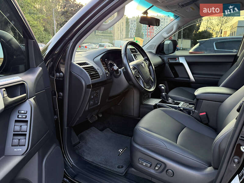 Внедорожник / Кроссовер Toyota Land Cruiser Prado 2021 в Киеве