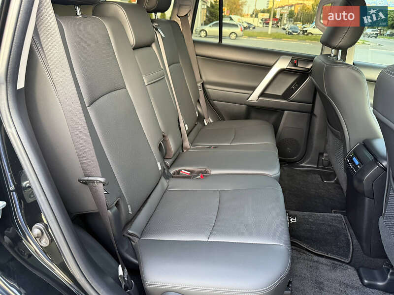 Внедорожник / Кроссовер Toyota Land Cruiser Prado 2021 в Киеве