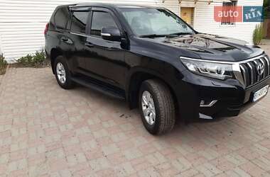 Внедорожник / Кроссовер Toyota Land Cruiser Prado 2017 в 