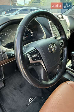 Внедорожник / Кроссовер Toyota Land Cruiser Prado 2021 в 