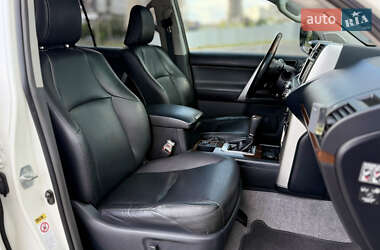 Внедорожник / Кроссовер Toyota Land Cruiser Prado 2010 в 
