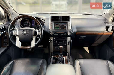 Внедорожник / Кроссовер Toyota Land Cruiser Prado 2010 в 