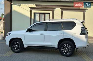 Внедорожник / Кроссовер Toyota Land Cruiser Prado 2020 в 
